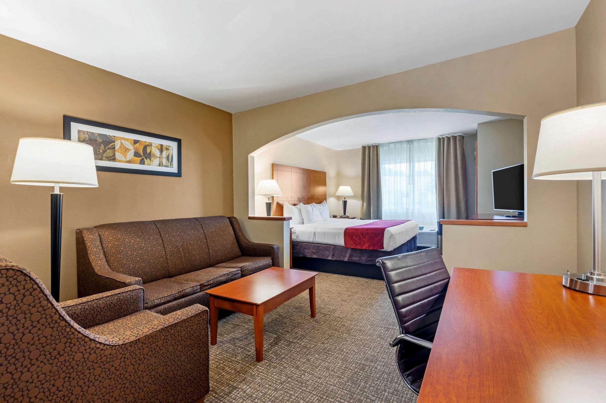 Comfort Suites North Dallas Exterior photo